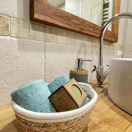 1 Bed With Private Courtyard أنتيب