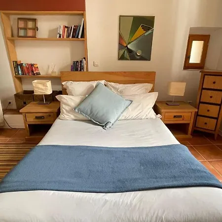 1 Bed With Private Courtyard Антиб