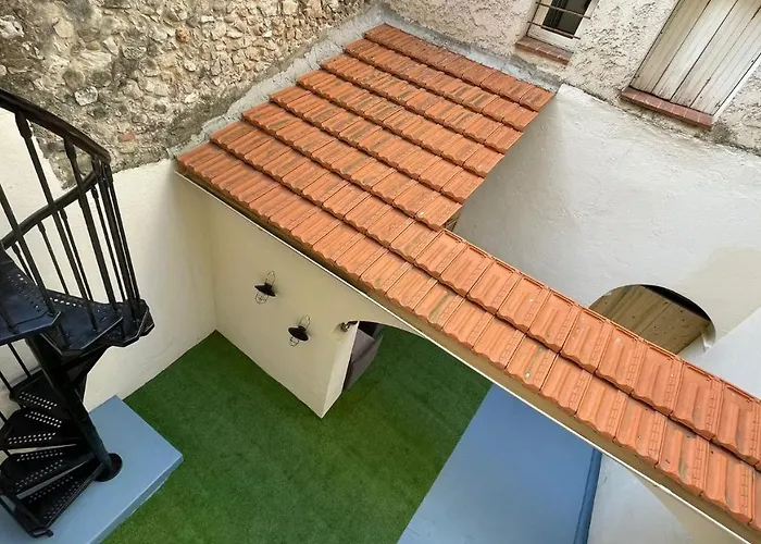 Appartement 1 Bed With Private Courtyard Antibes