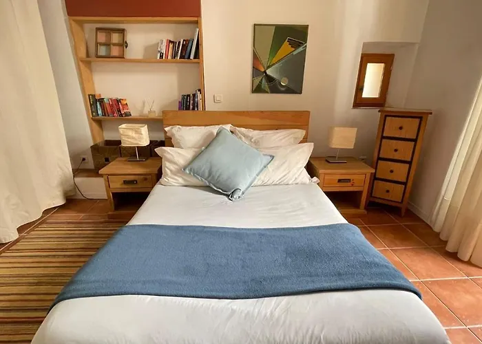 1 Bed With Private Courtyard Антиб