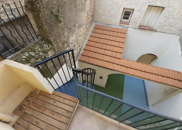 1 Bed With Private Courtyard *