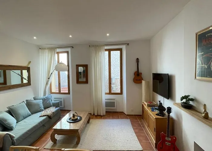 1 Bed With Private Courtyard *